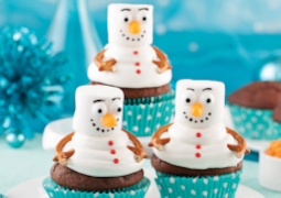 Cupcakes et biscuits bonhommes de neige